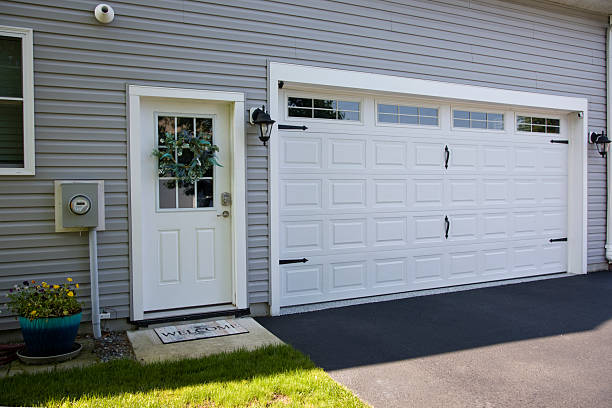 24/7 Emergency Garage Door Panel Replacement experts in Whitestown, IN